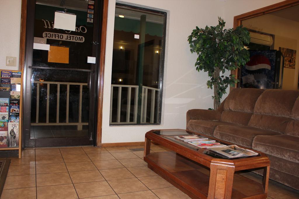 Oak Hill Inn And Suites Tahlequah Exteriér fotografie