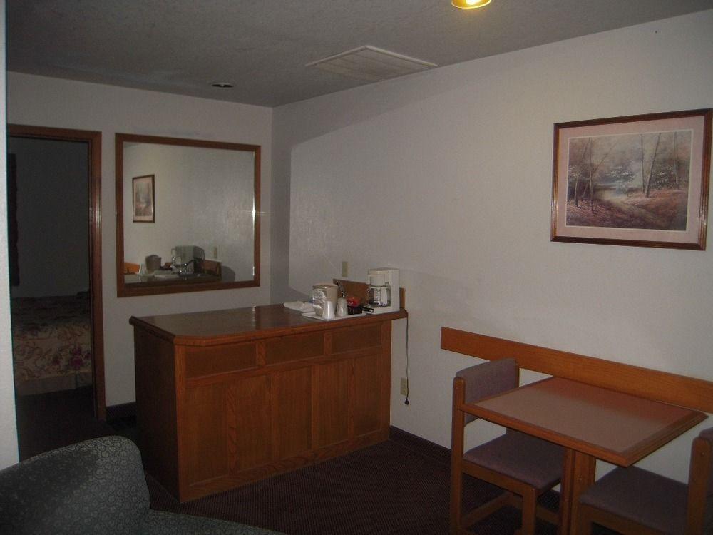 Oak Hill Inn And Suites Tahlequah Exteriér fotografie