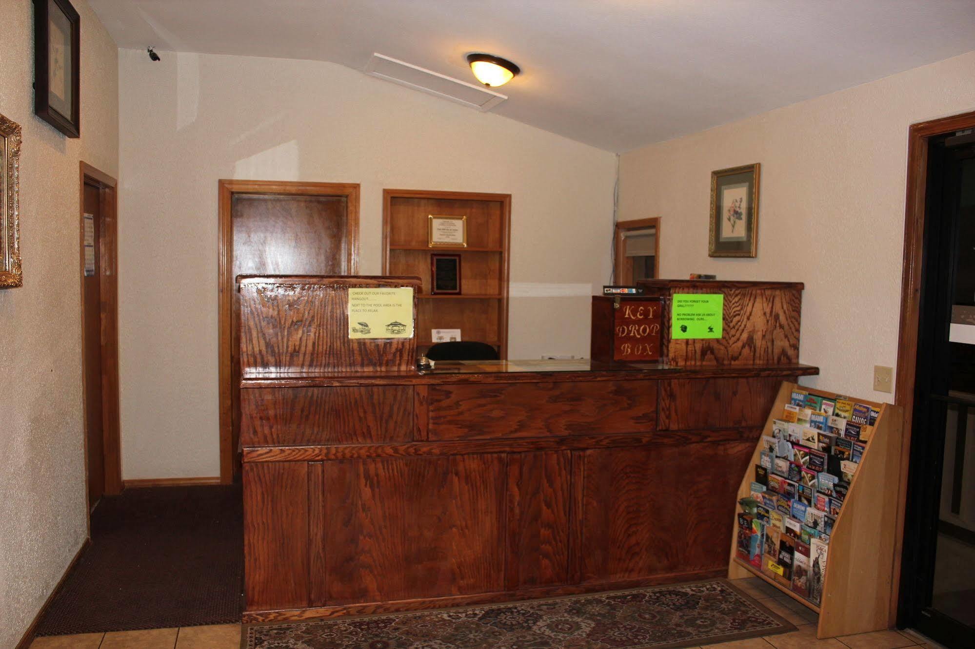 Oak Hill Inn And Suites Tahlequah Exteriér fotografie